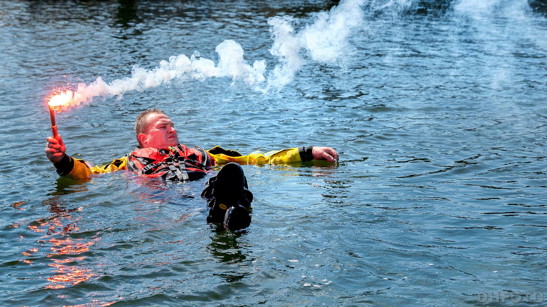 Reddingbootdag met demonstraties en een stralende zon
