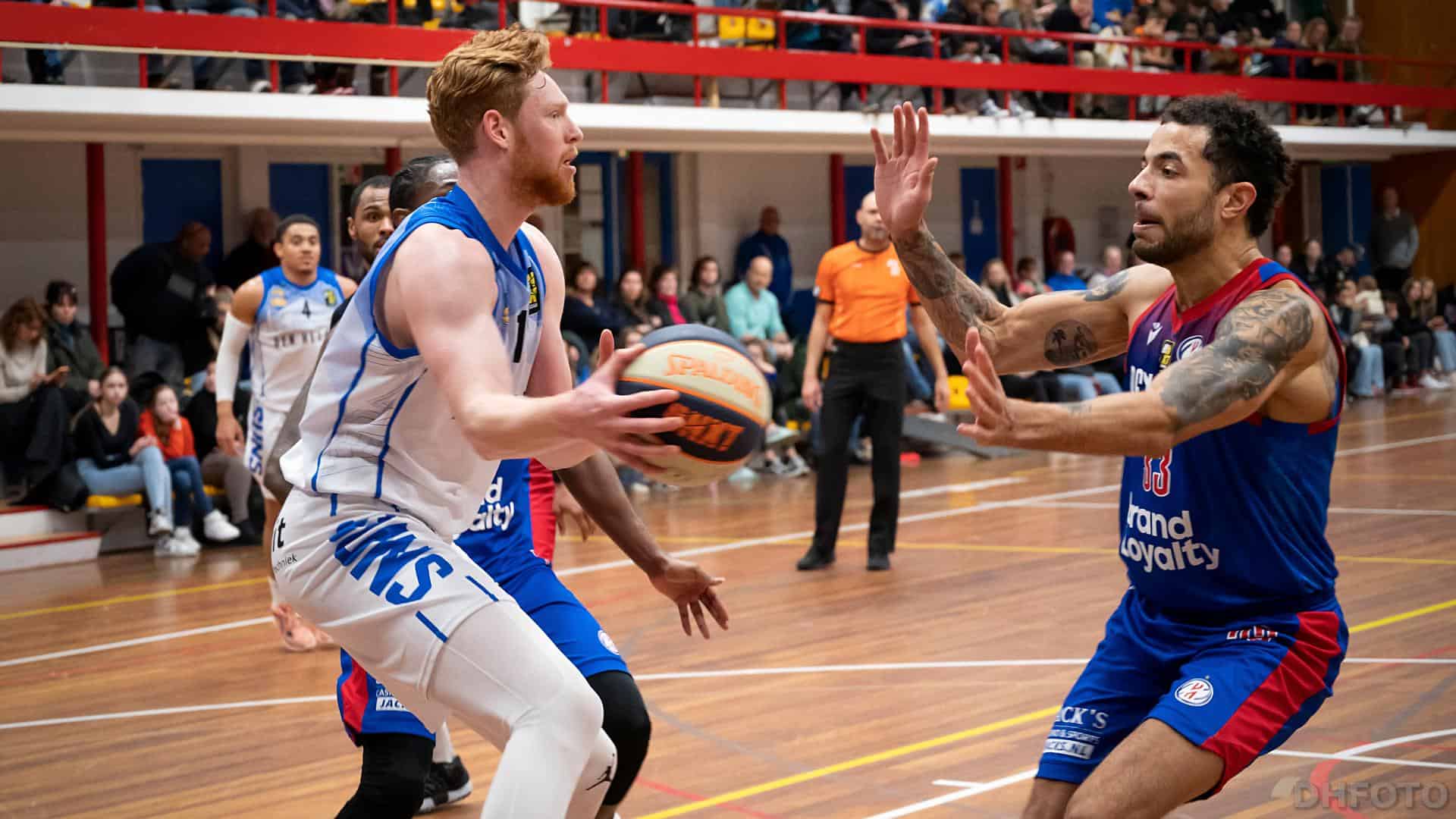 Den Helder Suns en Heroes Den Bosch worstelen zich door zondagmiddagduel