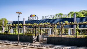 Hollands Kroon houdt vooralsnog vast aan opvang in Van der Valk hotel