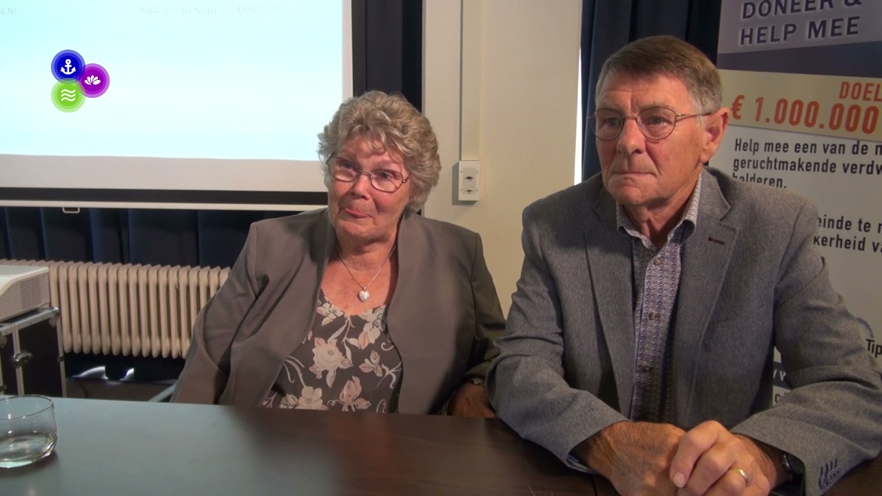 Ouders Tanja bij onthulling monument Peter R