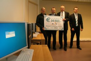 Cheques voor Nieuwe Nes
