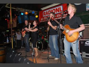 3 bands naar halve finale