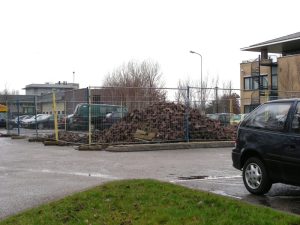 Geen auto’s maar stenen