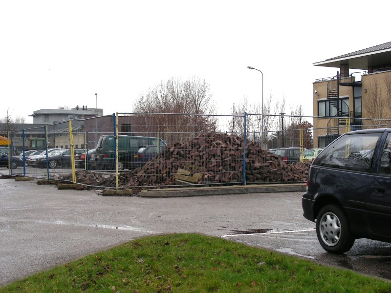 Geen auto’s maar stenen