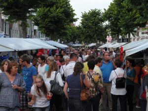 Topdrukte op Schager Braderie