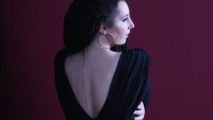 DINA raakt met een Visual Live Concert