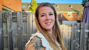 Astrid Straathof in ‘Met de deur Open’