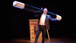 Meester-goochelaar in Scagon De Luxe