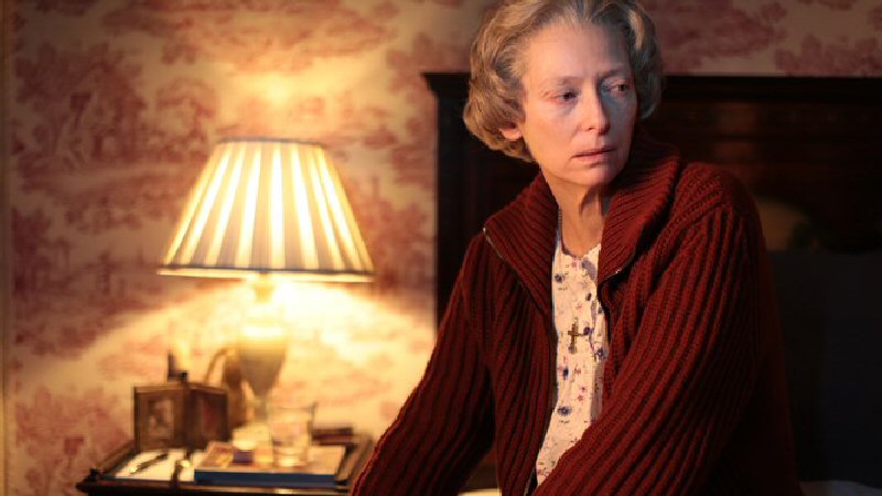 Film The Eternal Daughter in De Luxe