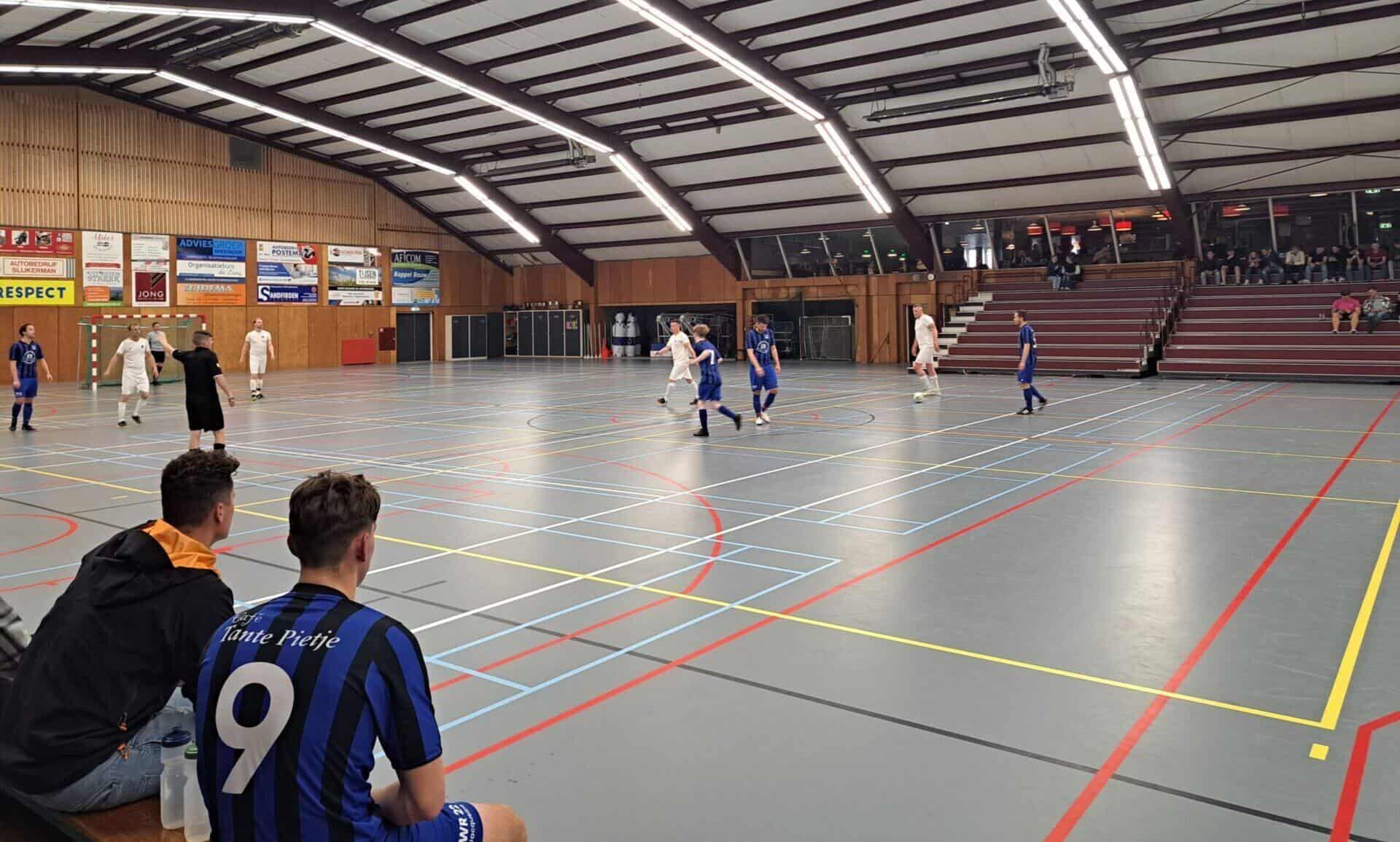 Zaalvoetbal:  ZVV Succes speelt 3-3 gelijk tegen FCS United