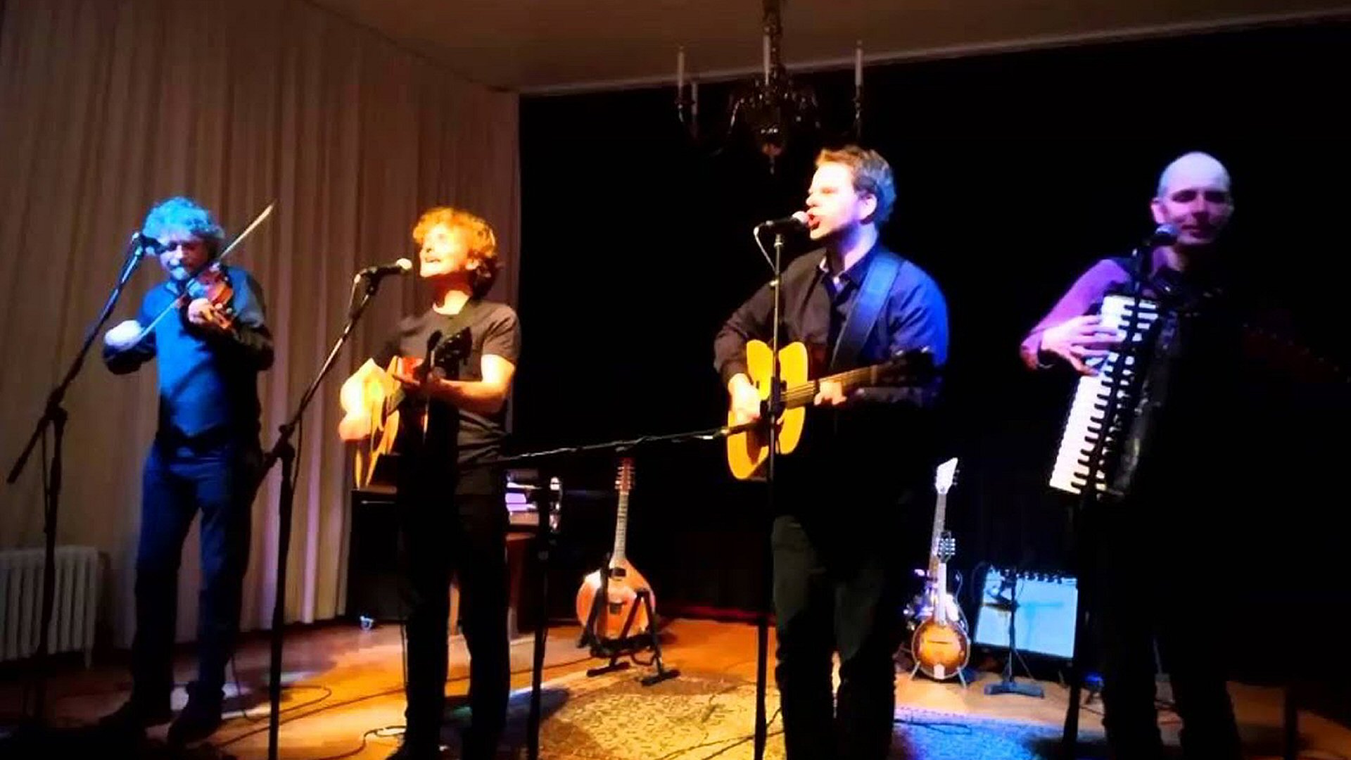Singer-songwriter Danny Guinan in Winkel