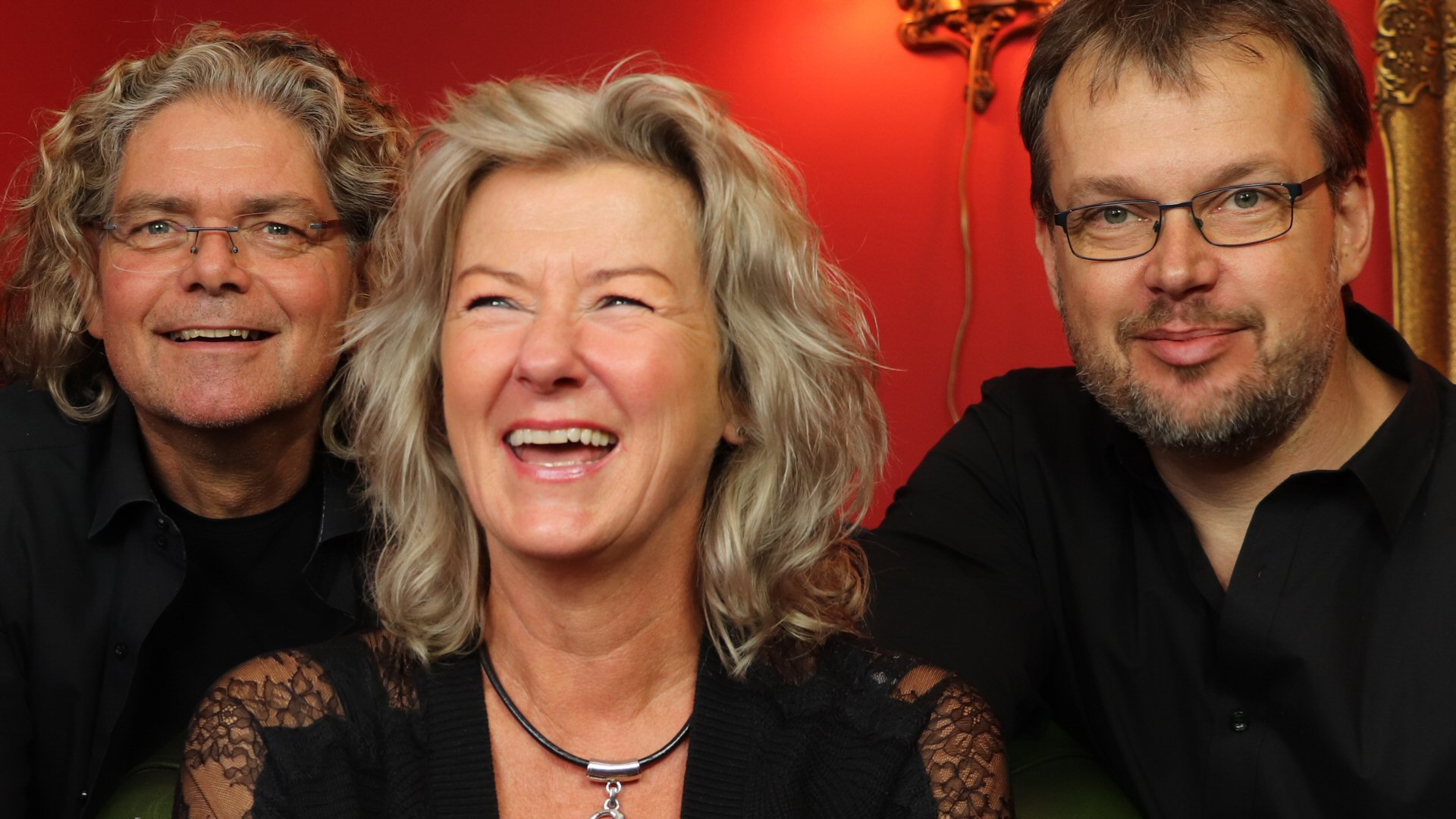 SimonèZ maakt muzikaal feestje in Eenigenburg
