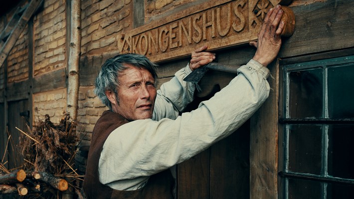 Film The Promised Land in De Luxe