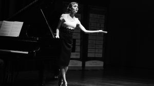 Tess Marique Oostwouder in ‘Met de deur Open’