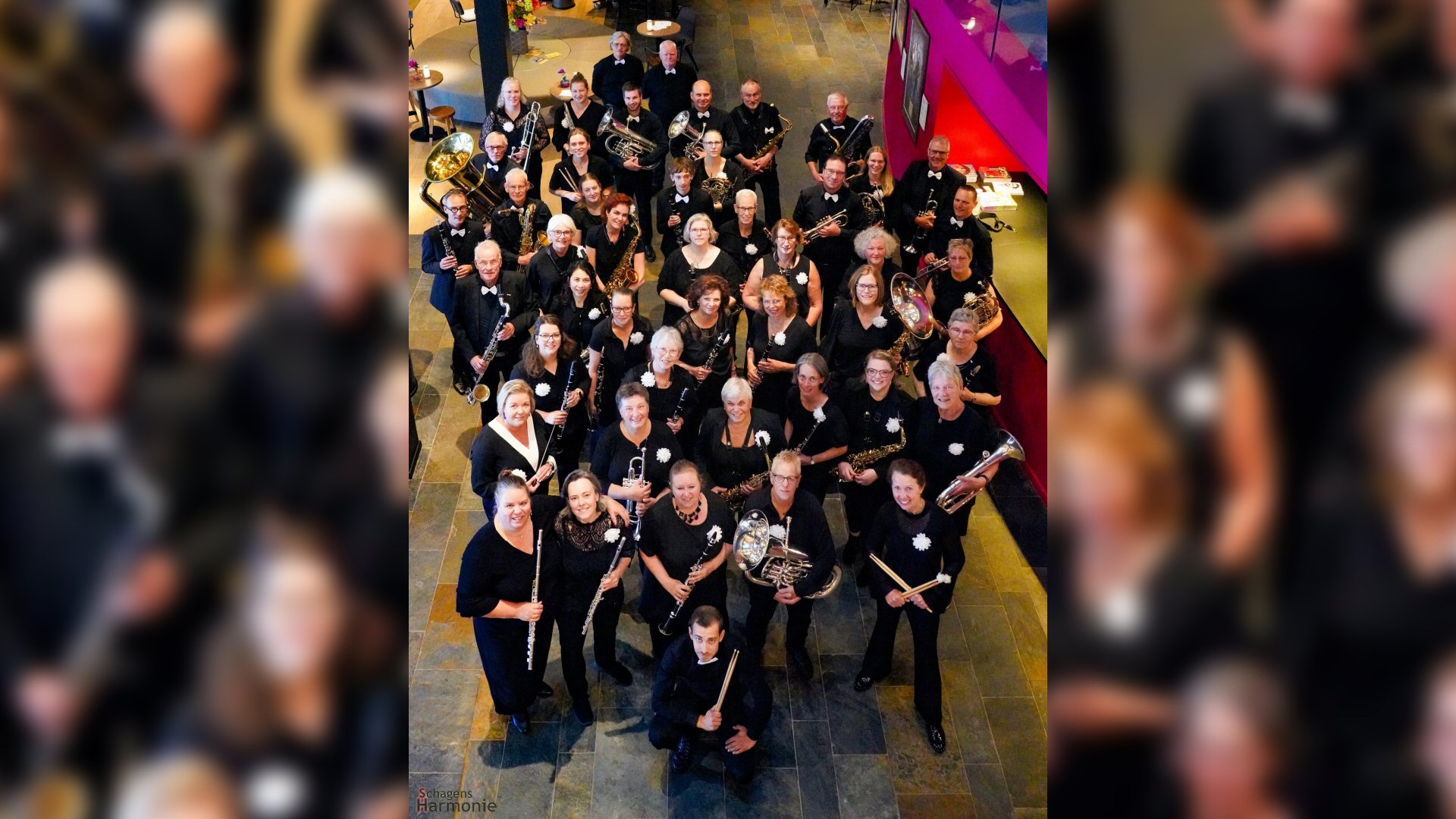 Schagens Harmonie haalt kleding op