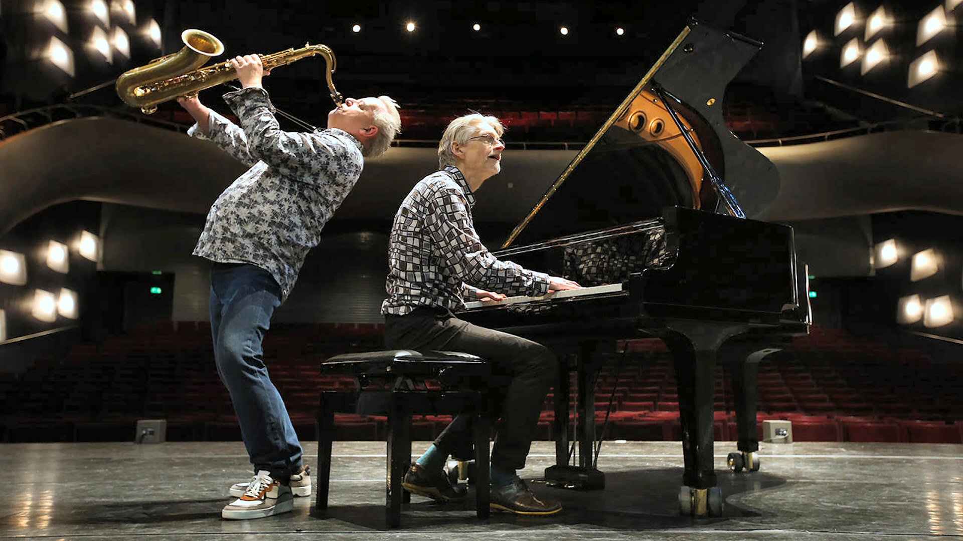 Blau Hynder speelt ‘Broos’