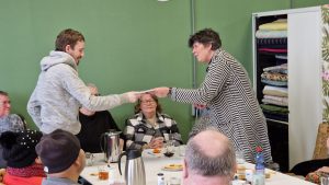 Burgemeester Rian van Dam zet vrijwilligers in het zonnetje