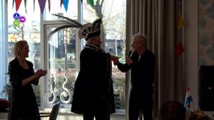 Carnaval Waarland start met sleuteloverdracht