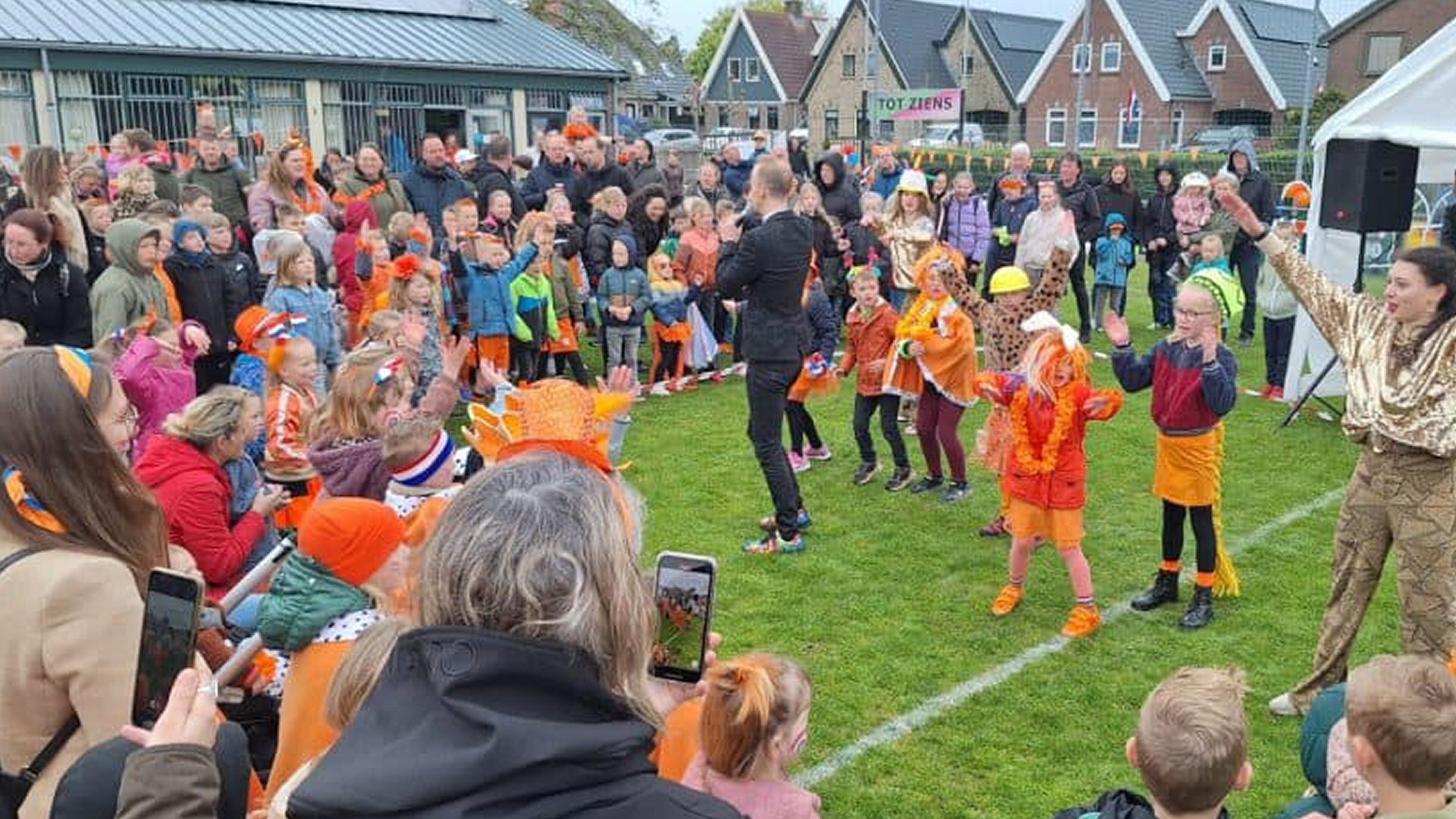 Grootse Koningsdag in Tuitjenhorn