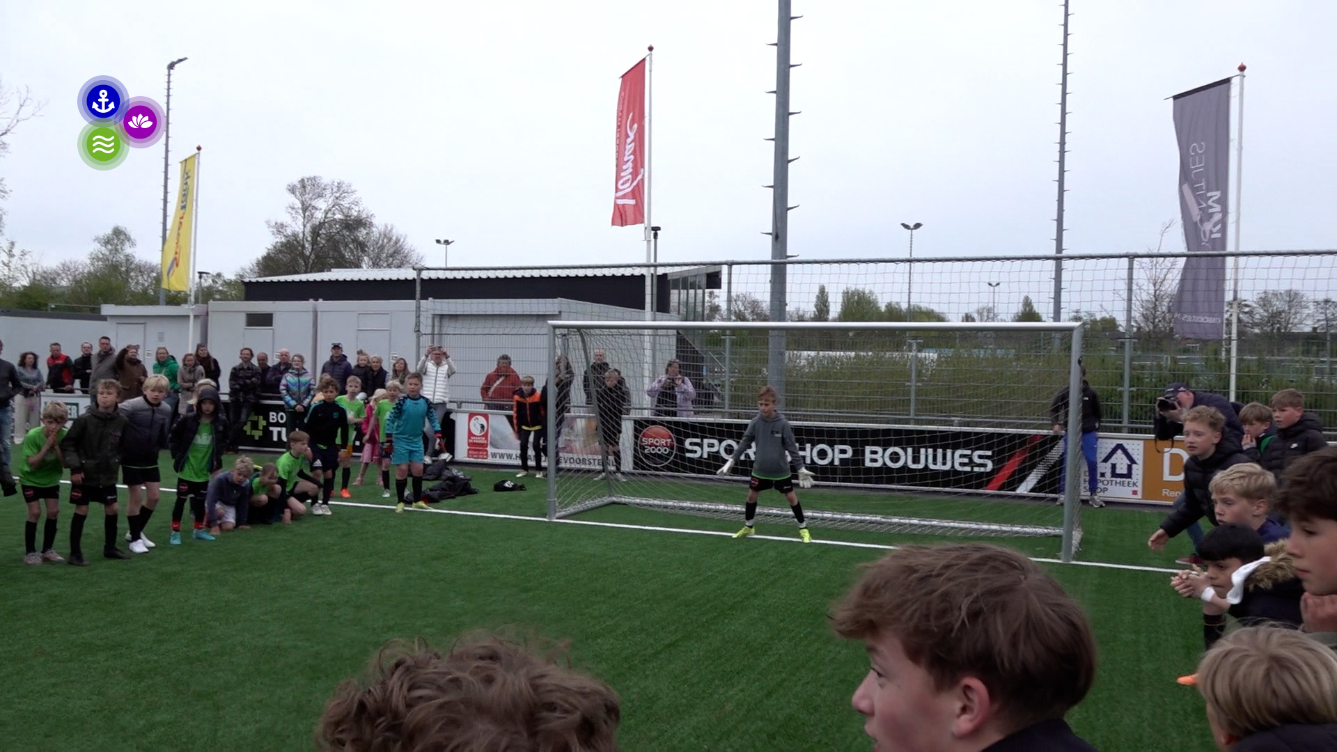 Strafschoppen tijdens finales schoolvoetbal