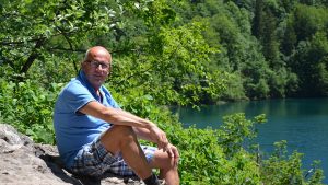 Hans Lakeman in ‘Met de deur Open’