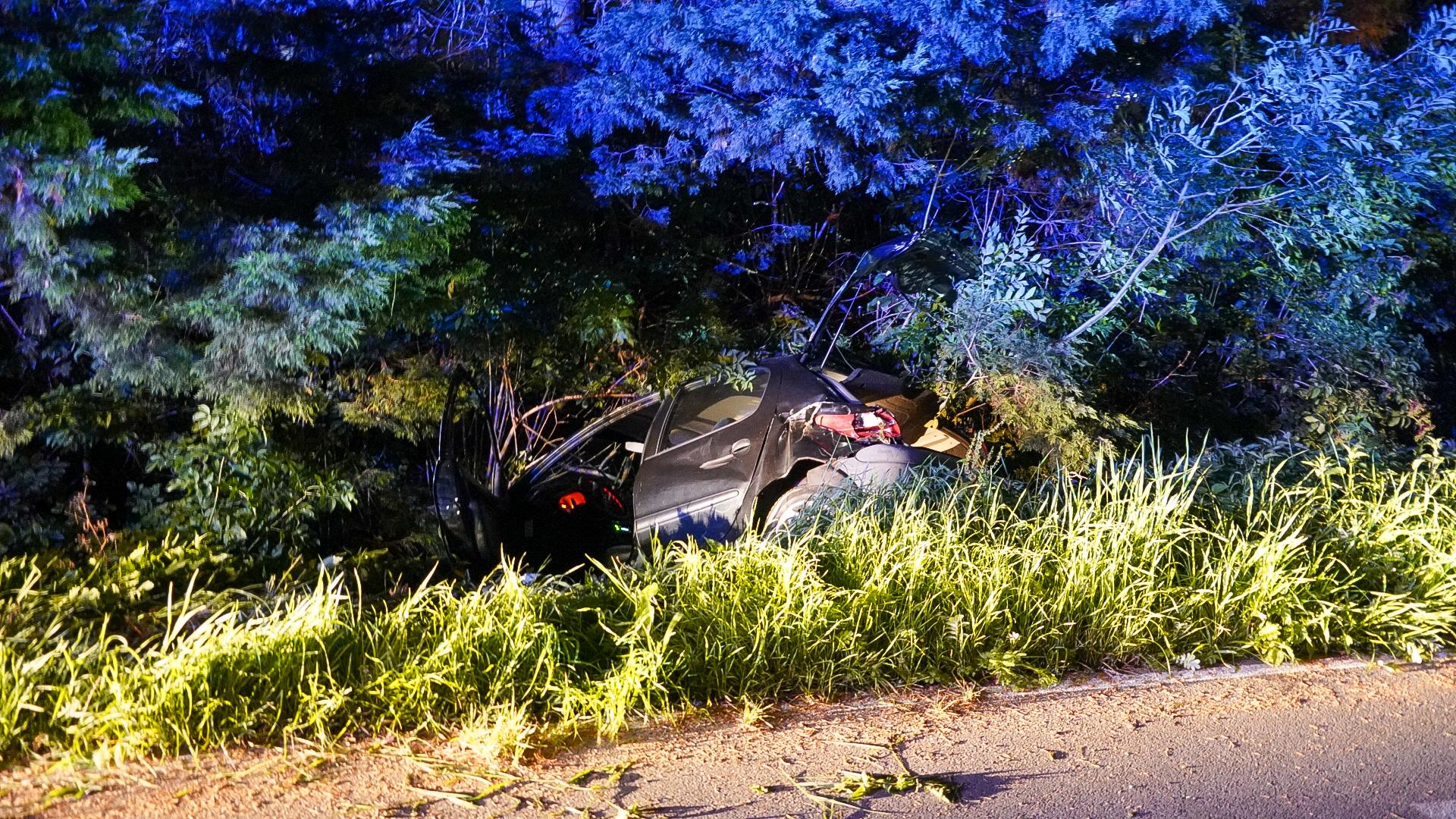 Automobilist onder invloed vlucht na eenzijdig ongeval