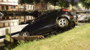 Beschonken bestuurder probeert door te rijden na aanrijding