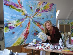 Moira Schiffer in Deur Open