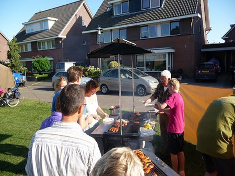 Wijkbarbecue Hoep-Noord groot succes
