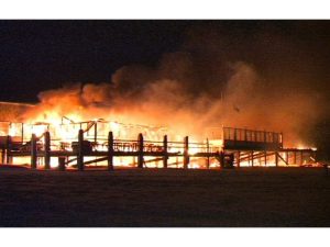 Strandpaviloen De Strandtent door brand verwoest (Update)