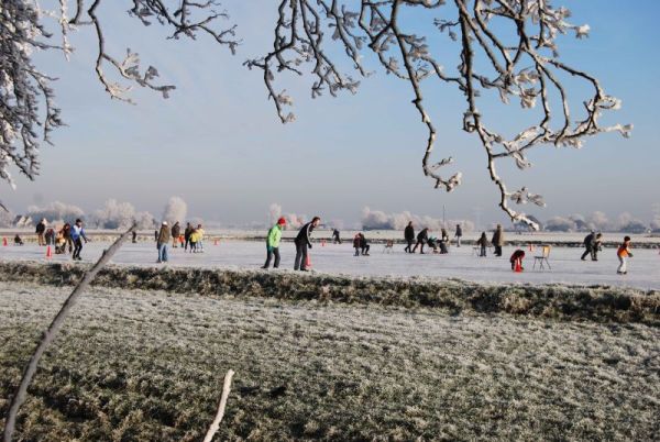 IJsbaan Snevert weer open