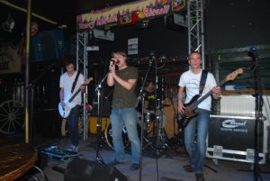 Targets wint tweede voorronde