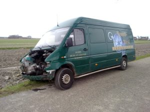 Auto Noordwest gestolen en gestript