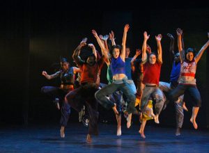 Leerlingen Clusius dansen mee