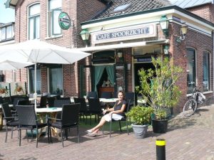 Boek over overleden stamgasten Spoorzicht