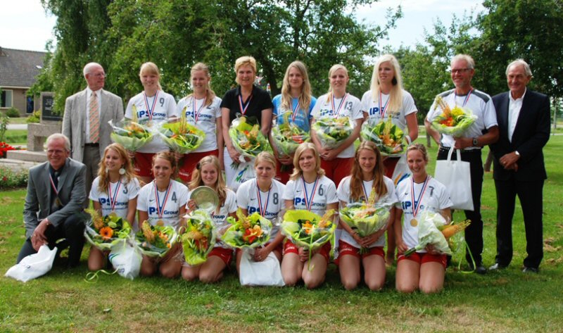 Sporters gehuldigd