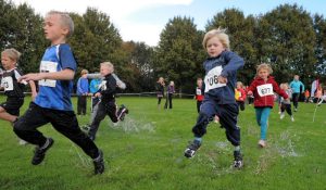 Natte scholierenveldloop