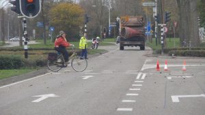 Jongen komt onder telekraan