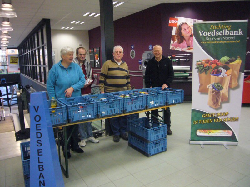 Actie Voedselbank bij Deka Markt
