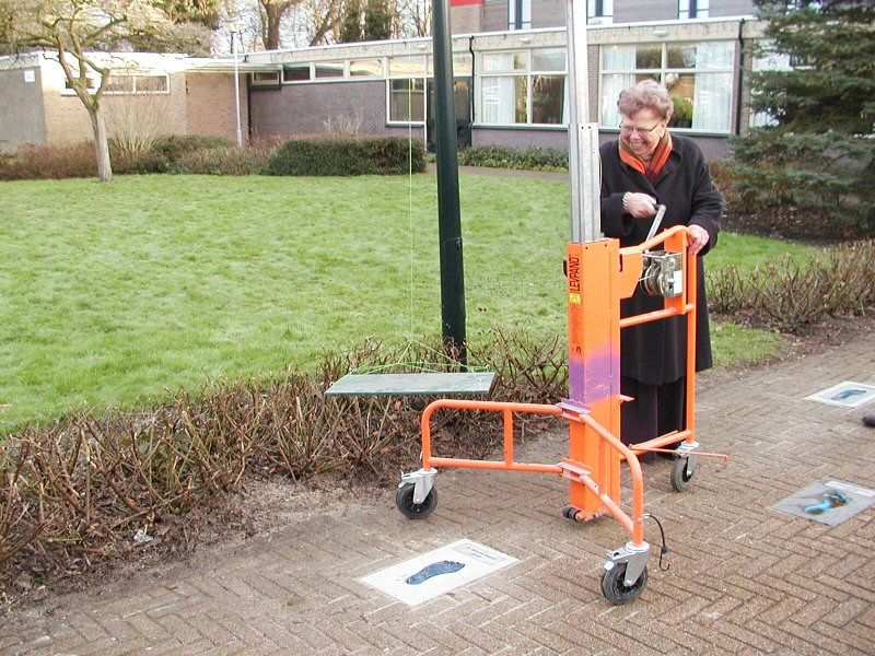 Voet van Riet in beroemde stoep