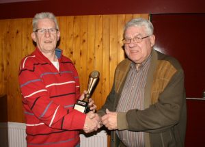 Dick Leguit wint bridge