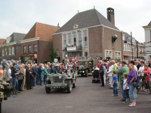 Rally met legervoertuigen