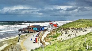 Bouw strandpaviljoen Petten stilgelegd