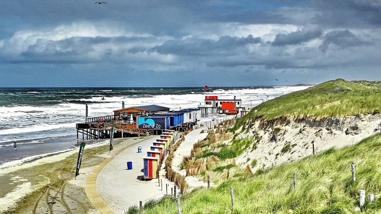 Bouw strandpaviljoen Petten stilgelegd