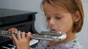 Dwarsfluit spelen