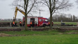 Boom valt bijna op N241