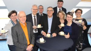 Minister trakteert ROC op taart