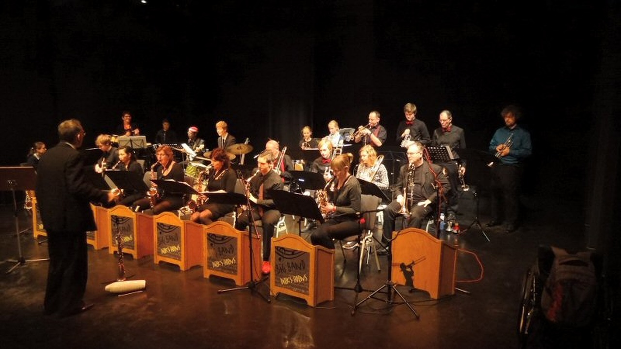 Dirk’s Horns Bigband swingt in Scagontheater