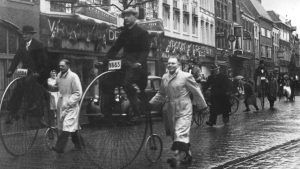 Kakelepost over eerste fiets in Schagen