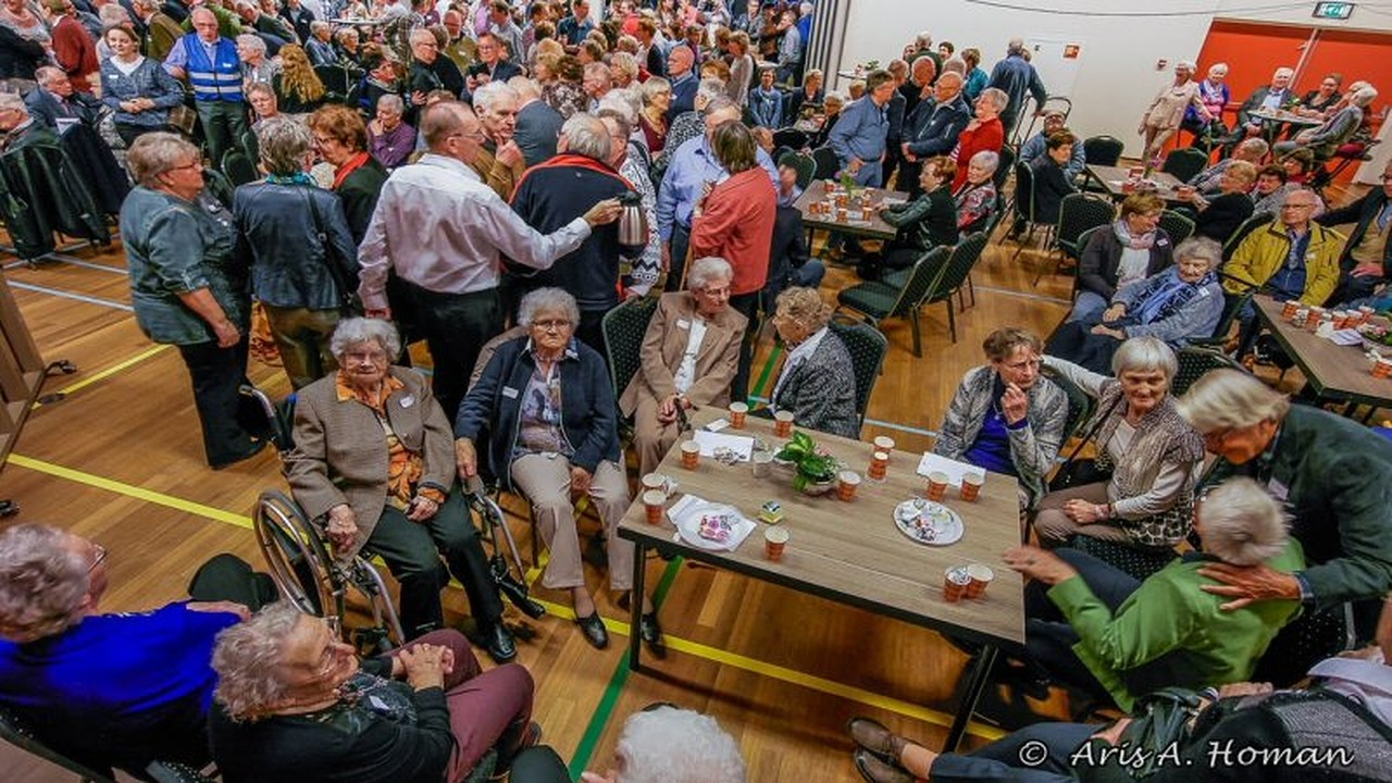 Succesvolle reünie 100-jarige school De Brug